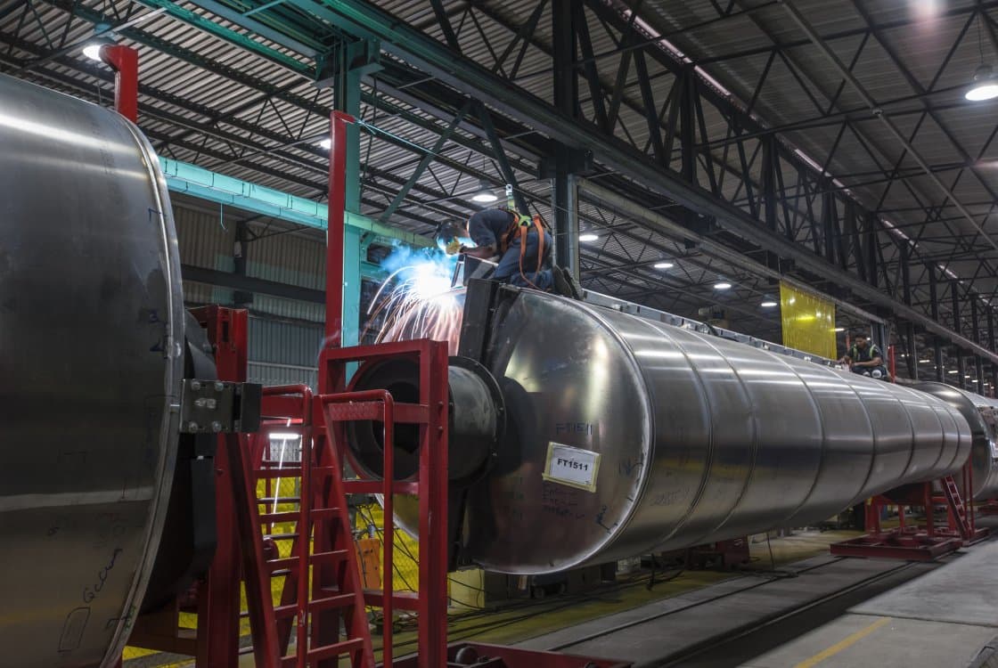 Vessel installation on site