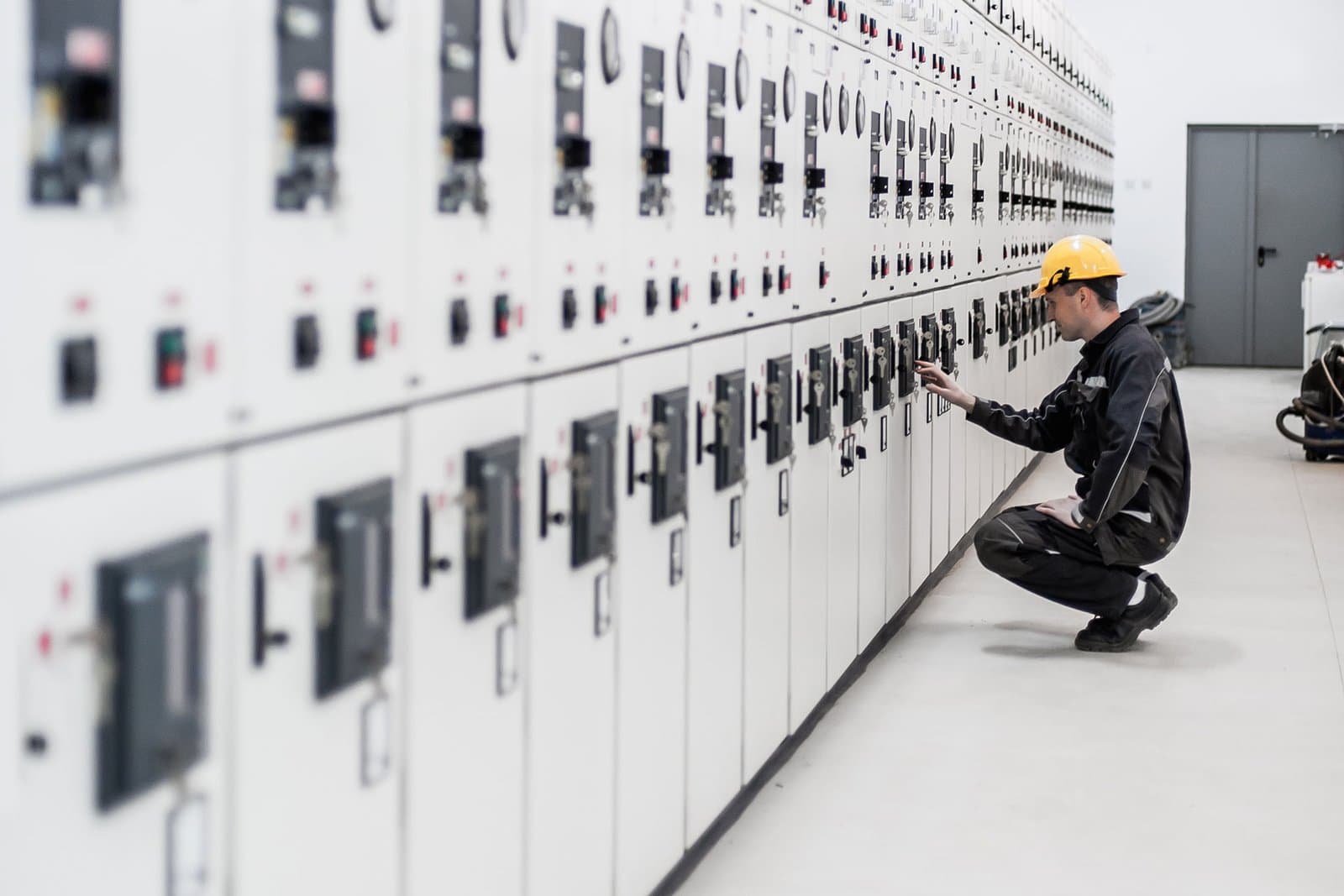 Motor control centre and switchgear panel